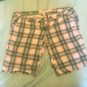 Plaid Bermuda shorts